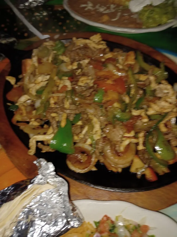 Fajitas for 4 Steak and Chicken